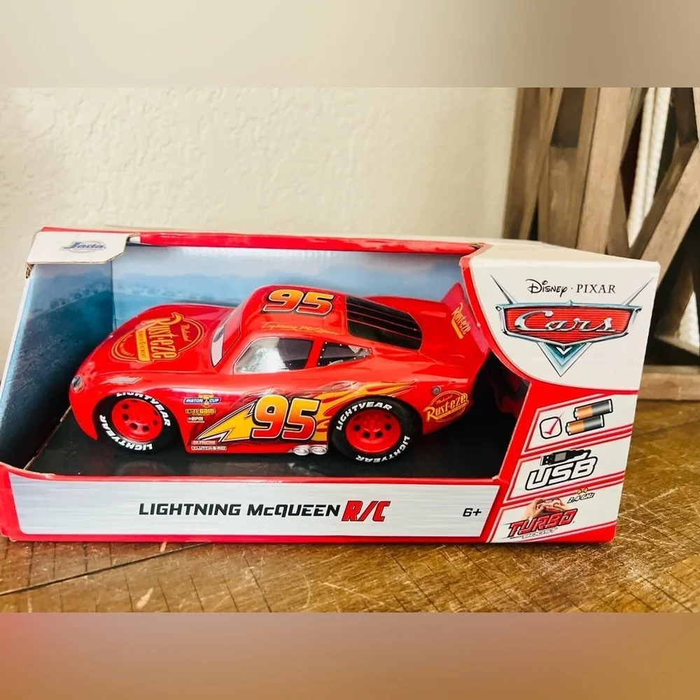 Cars Lightning McQueen RC 1:24 Scale Remote Control Car 2.4 Ghz